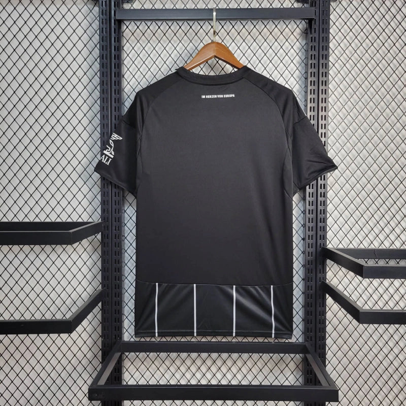 Koszulka czwarta Eintracht Frankfurt 2025