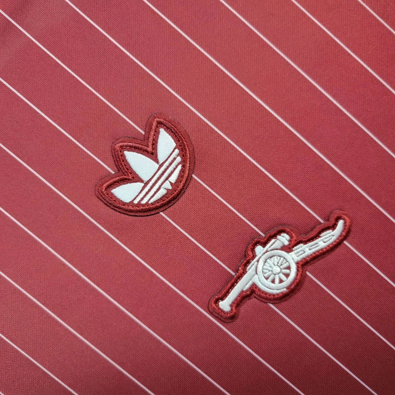 Koszulka „Retro” z limitowanej edycji Arsenalu 2025