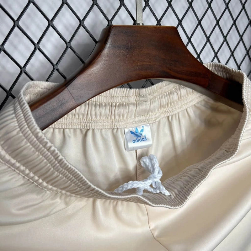 Spodenki wyjazdowe Bayern Monachium 2024